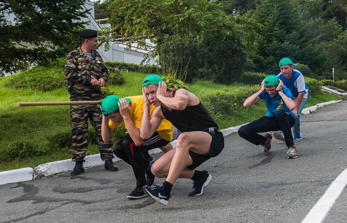 ходьба в полуприседе